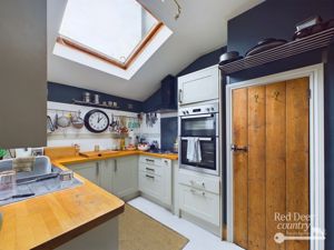 Kitchen- click for photo gallery
